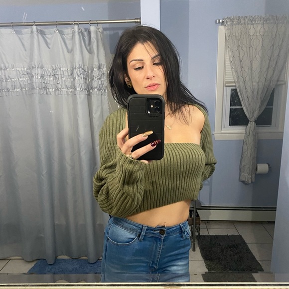 Meet your Posher, Jade - Picture 1 of 8